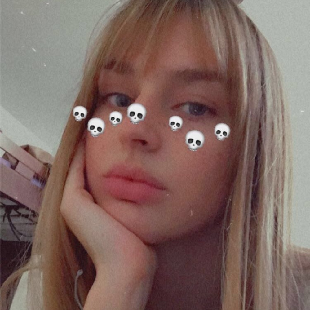 Meet your Posher, Chloe